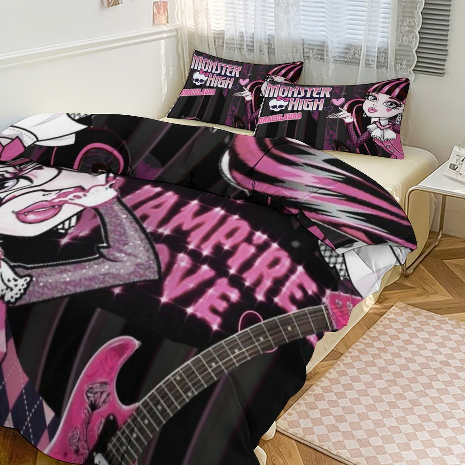 Monster High 3piece Bed Set 1Cover and 2 Pillowcases Sizes Twin, Full