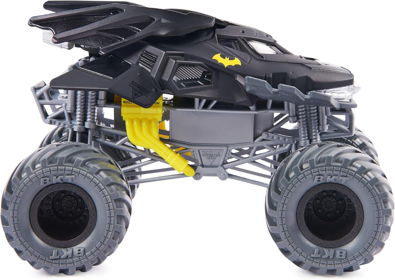 Monster Jam, Official Batman Monster Truck - Retro Batmobile Desert Edition 1:24 Scale Die-Cast Vehicle and BKT Tread Tires, Gift for Fans & Kids Toys Ages 3+