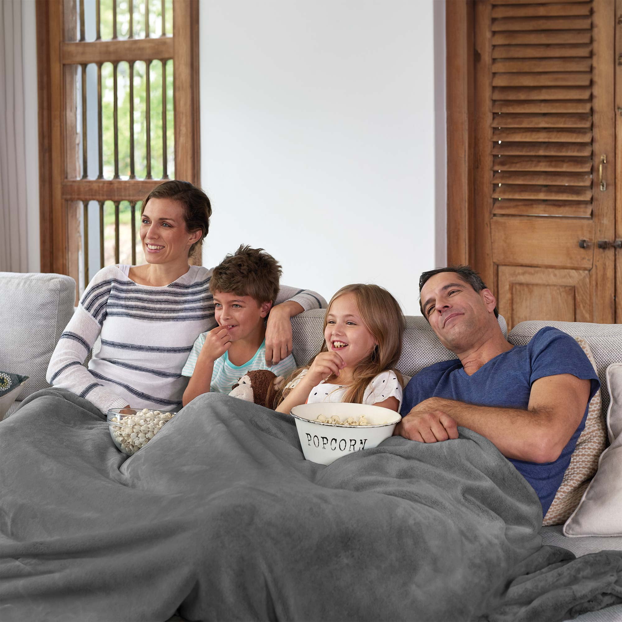 Montauk 10Foot FamilySize Blanket Grey