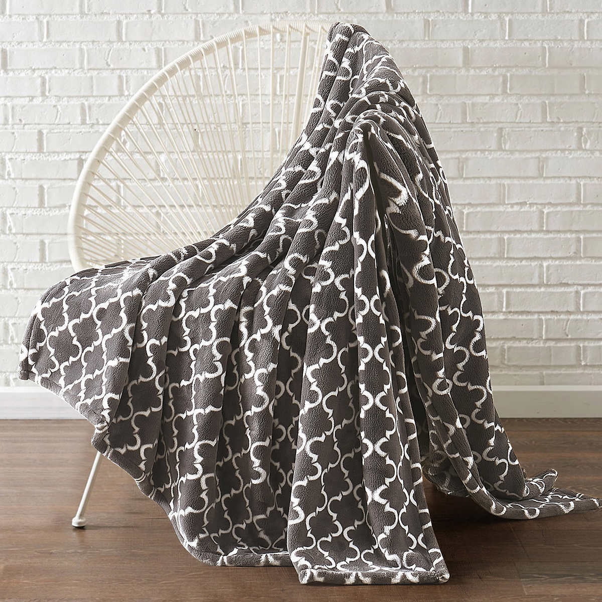 Monte & Jardin Ultra Plush Throw (60 x 70 in ) – Dark Grey