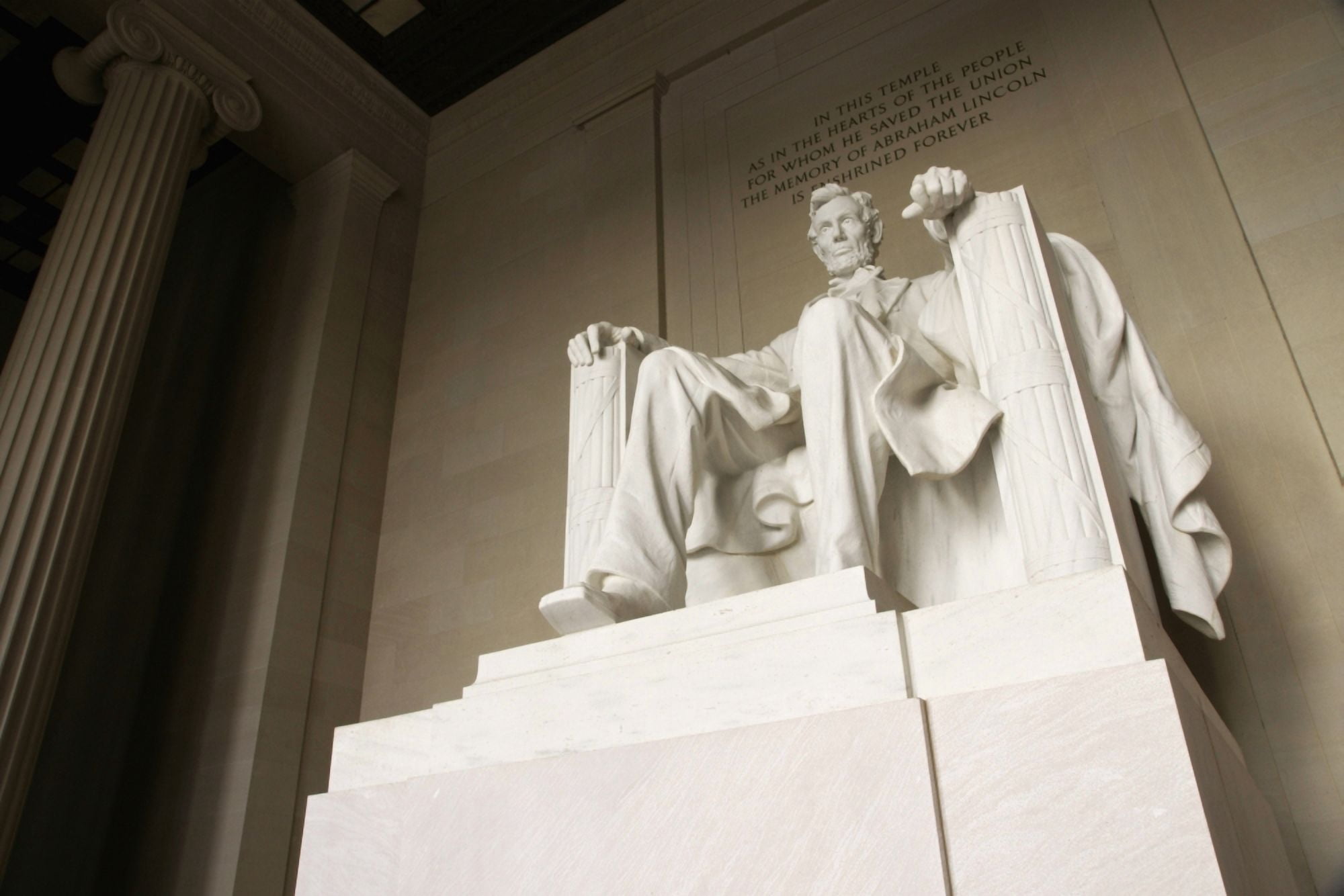 Monumental Statue Of Abraham Lincoln In The Lincoln Memorial Canvas Art - Marc Jackson Design Pics (19 x 12)