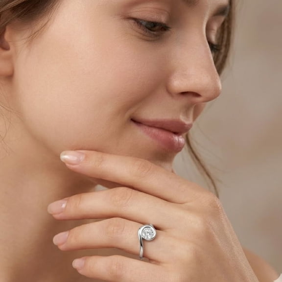 Mooneye 1.00 Carat Round Cut Moissanite Ring 925 Sterling Silver Modern Swirl Bezel Set Solitaire Ring for Women