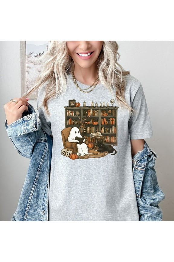 Ghost Reading Book Lover Halloween Shirt Cute Fall Multicolor Graphic Tee with Cat and Books Heather Grey Spooky Season T-Shirt for Women