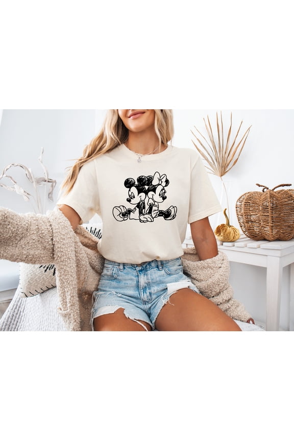 Vintage Cartoon Couple T-Shirt Cute Hand-Drawn Graphic Tee for Couples Women Teens Soft Unisex Love Shirt for Valentine's Everyday Wear