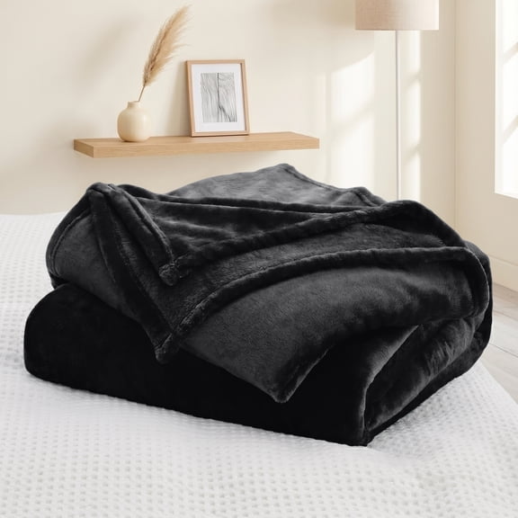 Moonlight20015 Plush Throw Black Fleece Blanket Super Soft Warm & Lightweight Ideal for All Seasons
