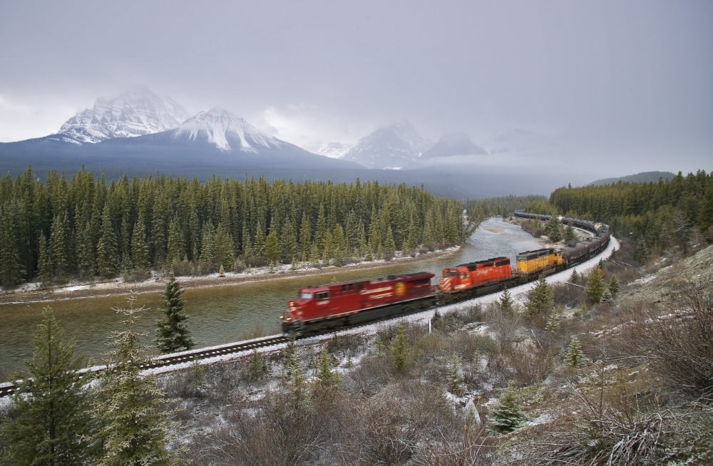 Morants Curve Banff National Park Alberta Canvas Art - Darwin Wiggett Design Pics (17 x 11)
