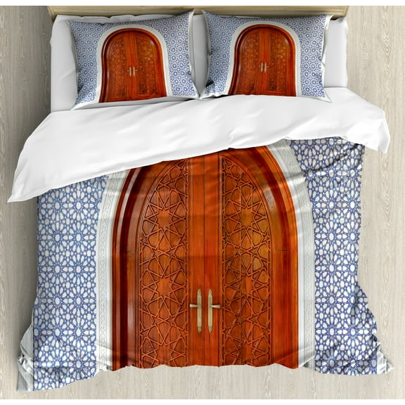 Moroccan Duvet Cover Set, Antique Wooden Door of Architecture with Star Form Oriental Picture, Decorative 3 Piece Bedding Set with 2 Pillow Shams, Calking Size, Blue Brown, by Ambesonne