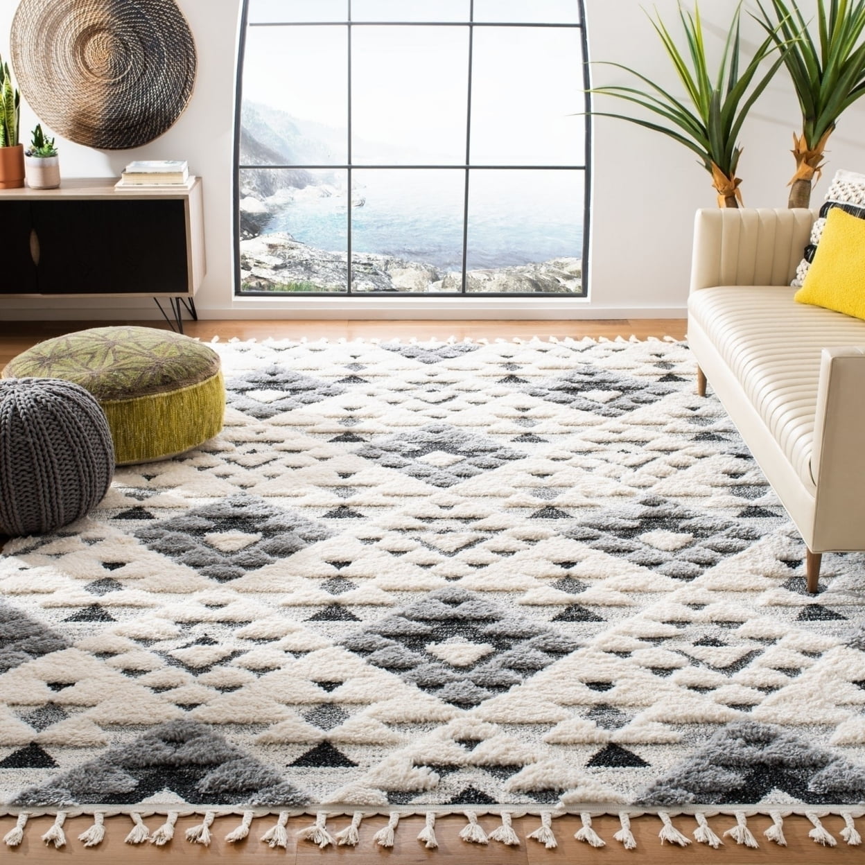 Ivory Grey Diamond Braided Shag 6'7" Round Area Rug