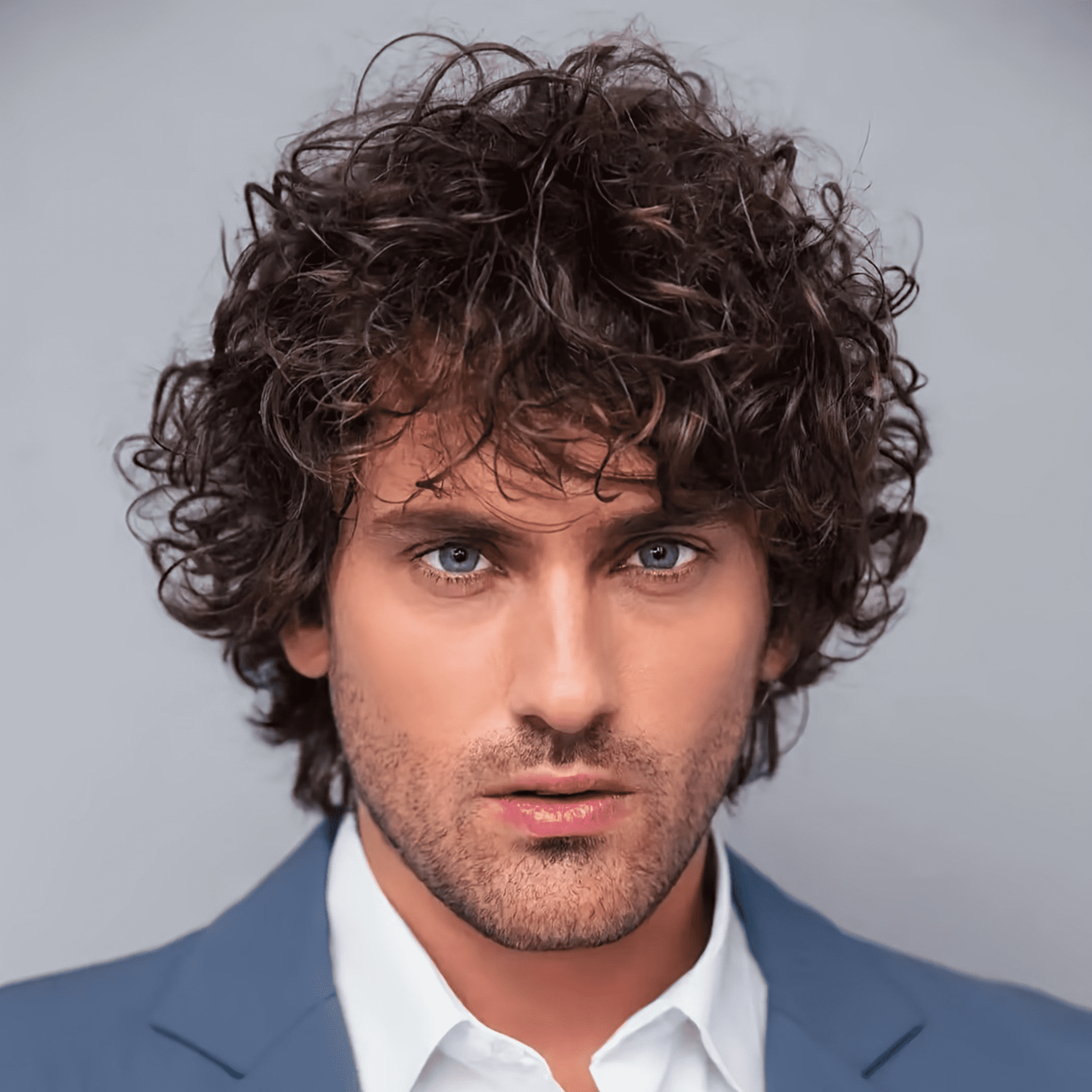 Morovan Men's Brown Curly Wig - Short Texture Synthetic Hair Suitable for gatherings and daily activities