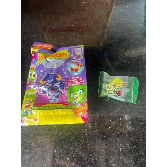 Moshi Monsters Blind Bag Sr 3 2 Characters and Card & 1 Fun Chops NEW Sealed