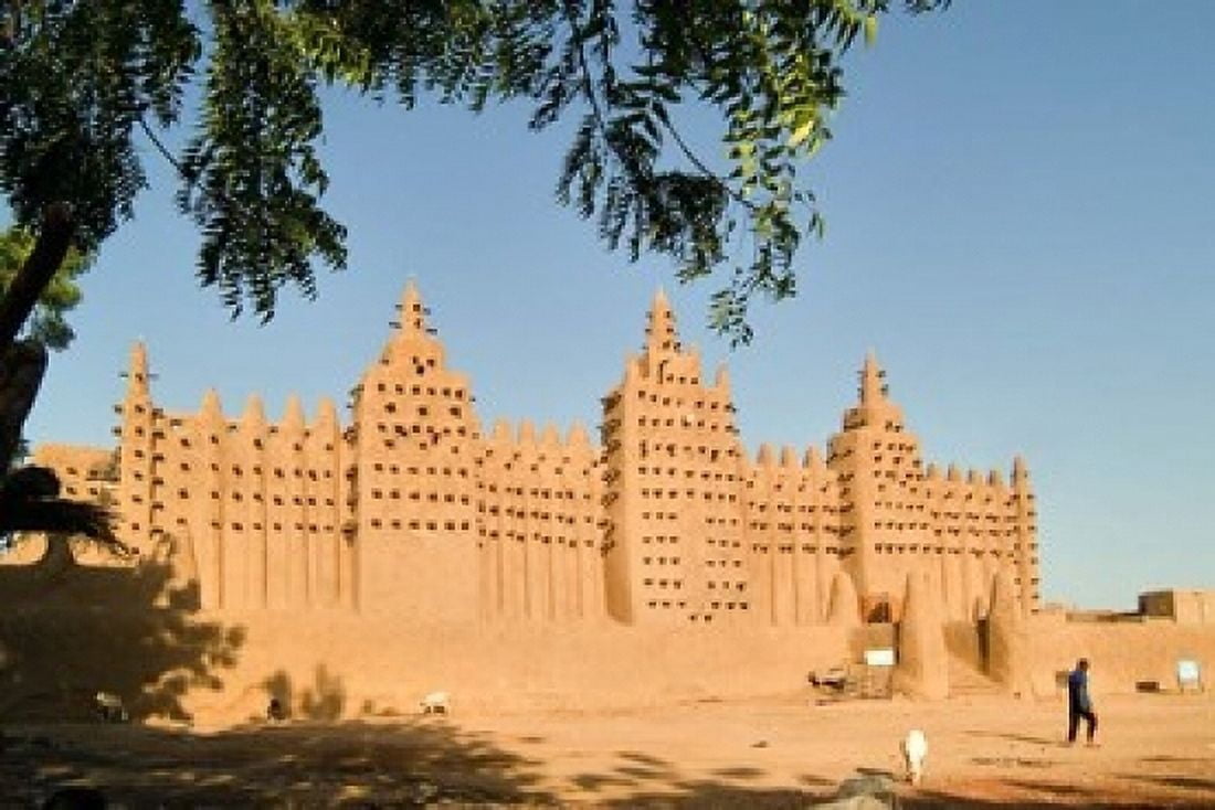 Mosque at Djenne Mali West Africa Canvas Art - Janis Miglavs DanitaDelimont (24 x 15)