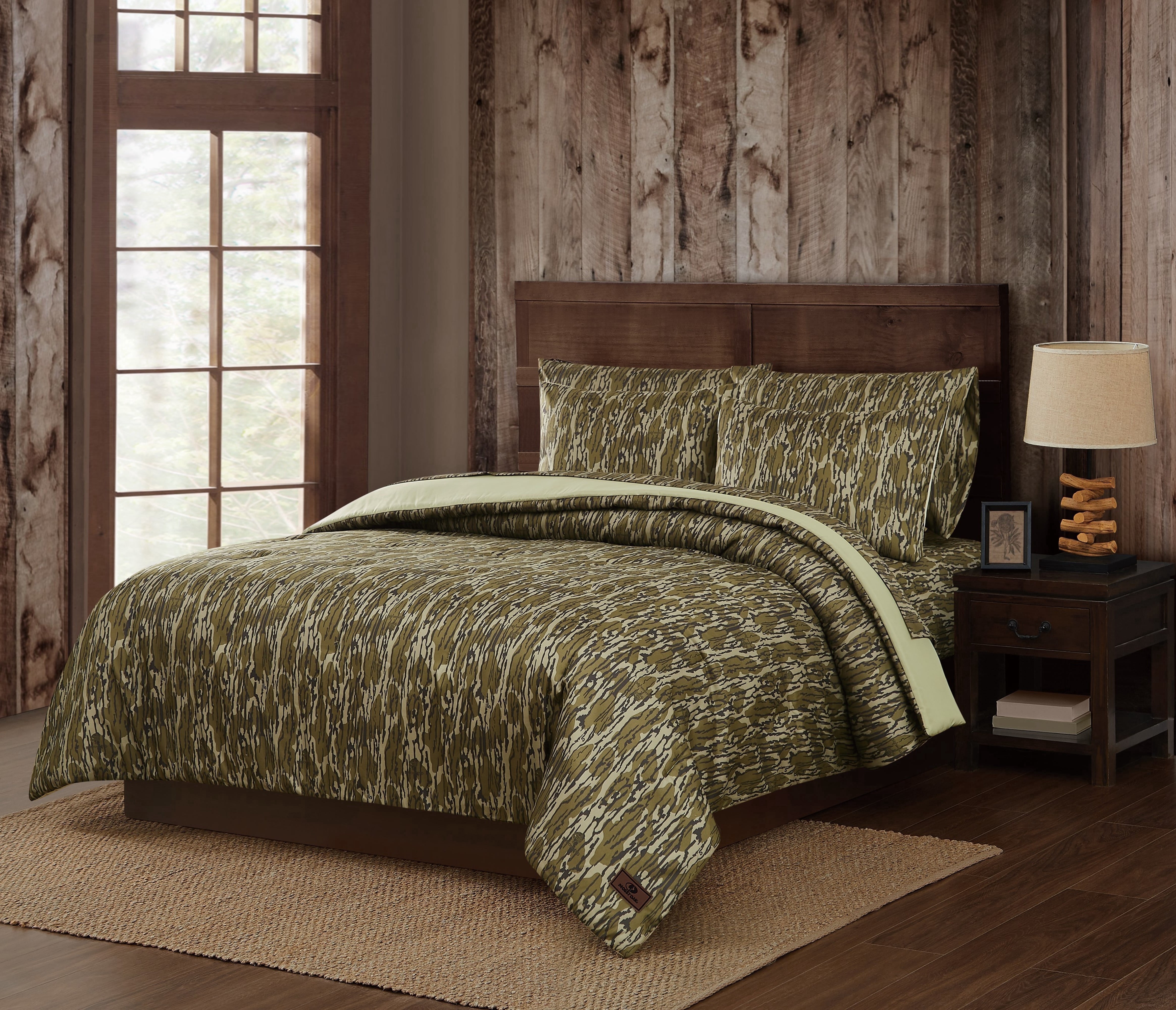 Mossy Oak Bottomland Camouflage Microfiber 3-Piece Comforter Set, Full/Queen Microfiber Adult Bedding for Hunting Lodge or Cabin