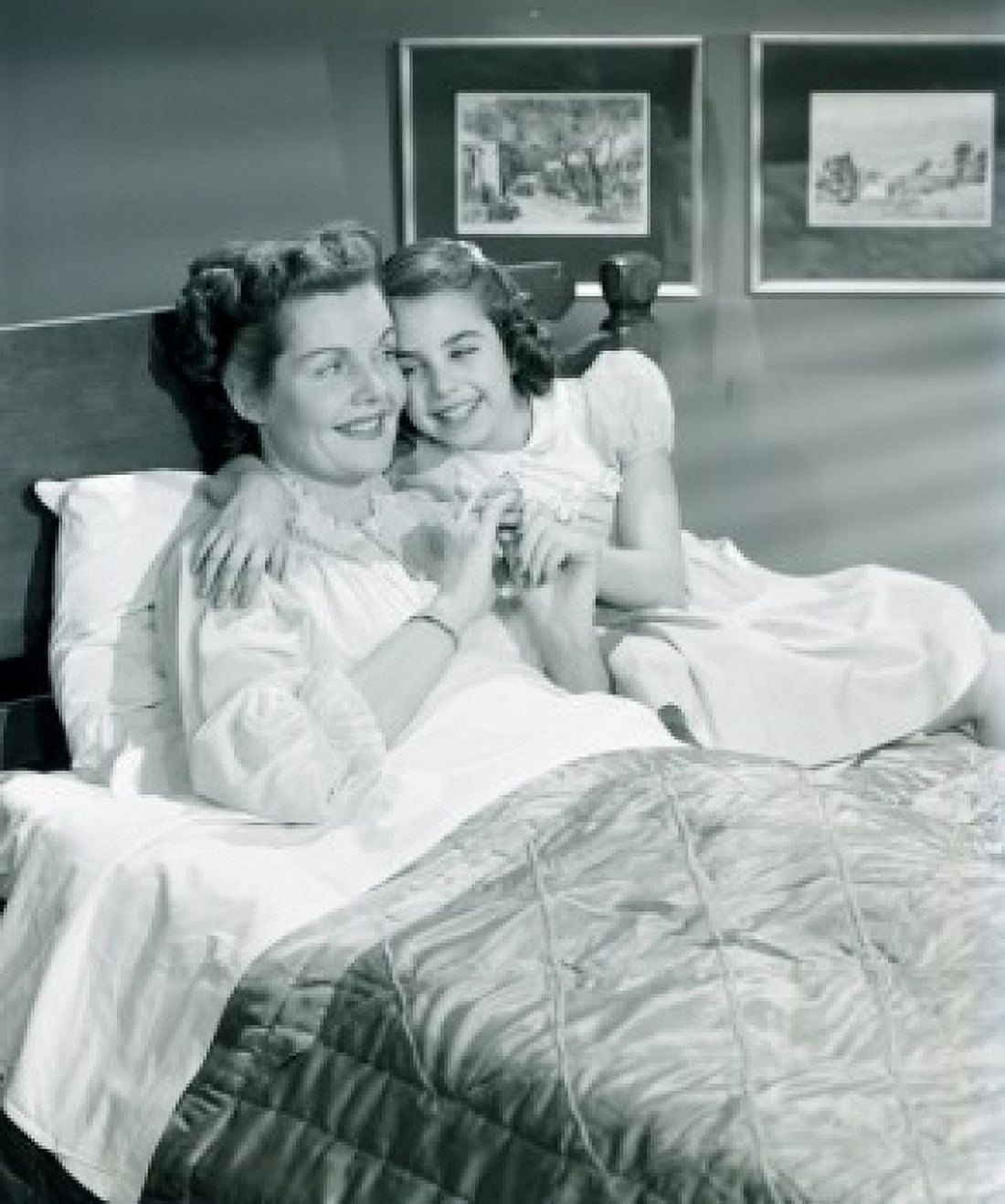 Mother and daughter sitting in bed Canvas Art - (18 x 24)