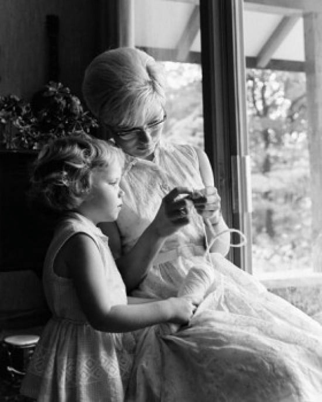 Mother knitting with her daughter Canvas Art - (18 x 24)