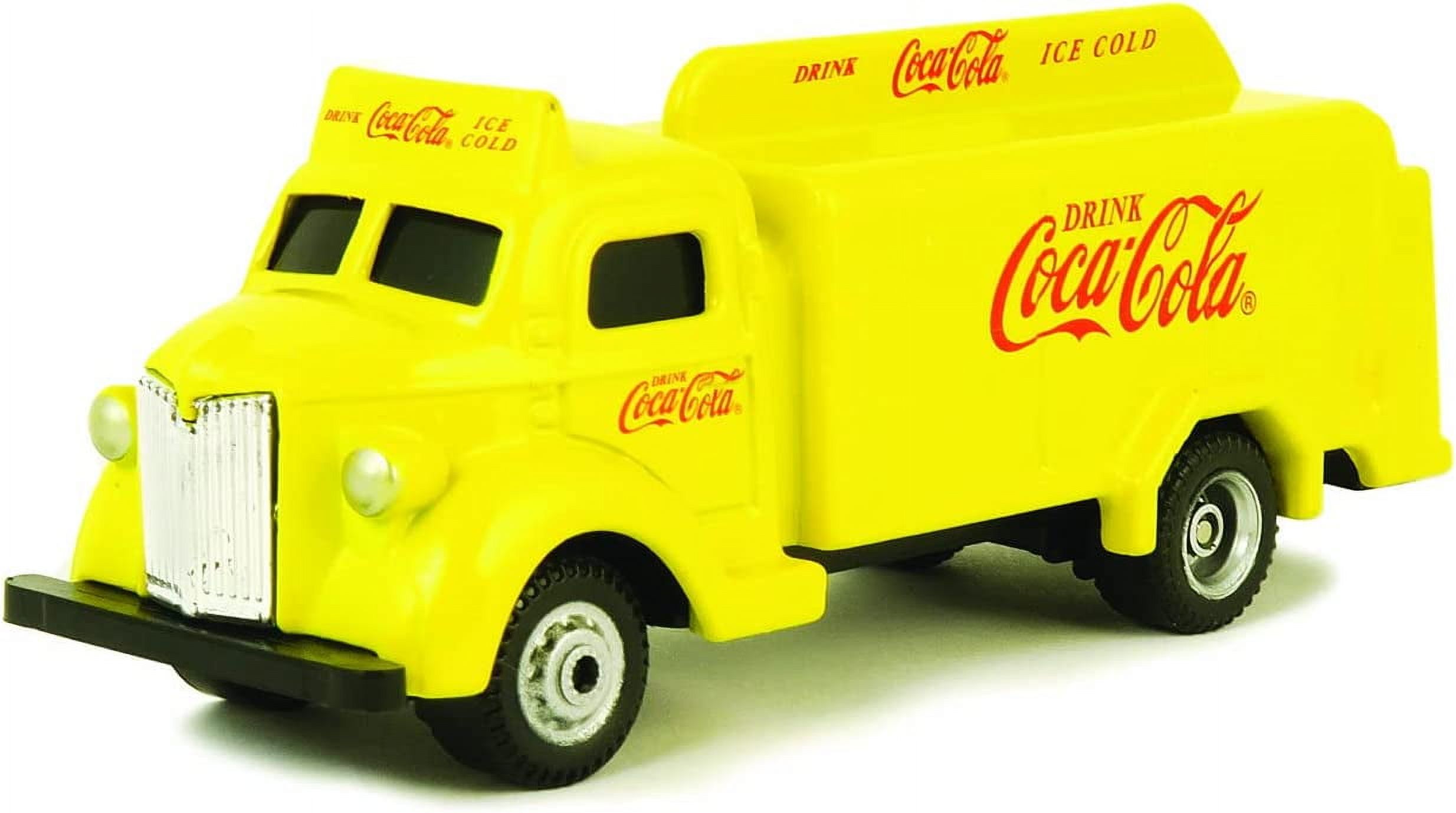 Motor city classics CocaCola 1947 Bottle Truck (Yellow) 187 Scale