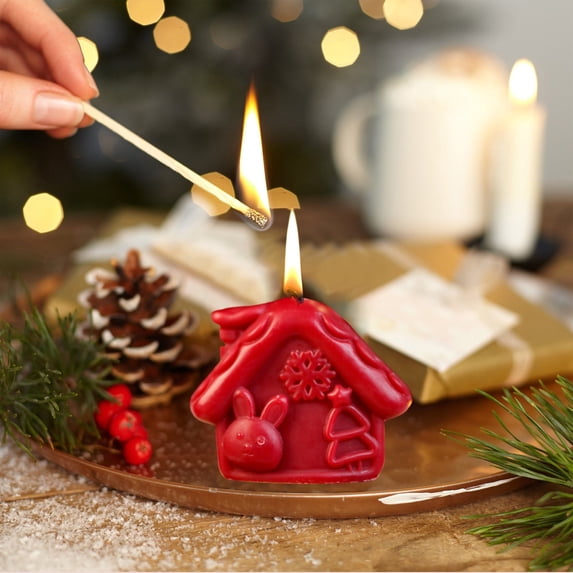 Mouliraty Christmas Scented candles, Warm Cottage Shape Scented Candle Christmas Gift Souvenir, Prefect for Christmas Eve Party Decoration and Gift, Red