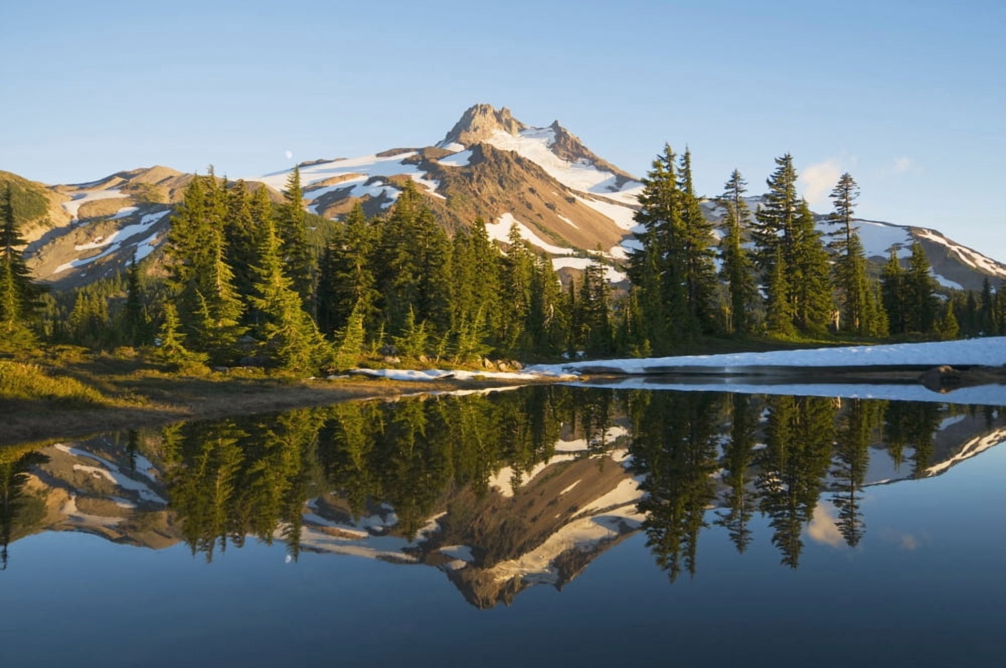 Mount Jefferson Oregon Usa Canvas Art - Dan Sherwood Design Pics (19 x 12)