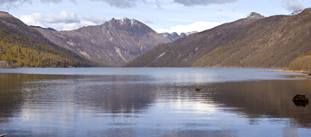Mountain ranges and lake panorama near Mount St Helens Skamania County Washington State USA Canvas Art - Panoramic Images (27 x 9)