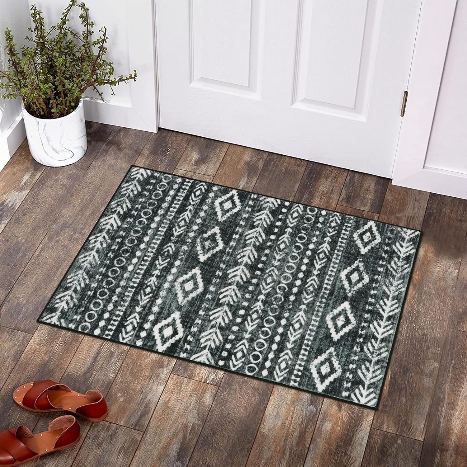 Moynesa 2'x3' Moroccan Entryway Rug,Black Boho Rugs for Entryway Non-Slip Washable Small Area Rug,Farmhouse Soft Geometric Kitchen Rug Low-Pile Indoor Door Mat Throw Rugs for Entrance Front Door
