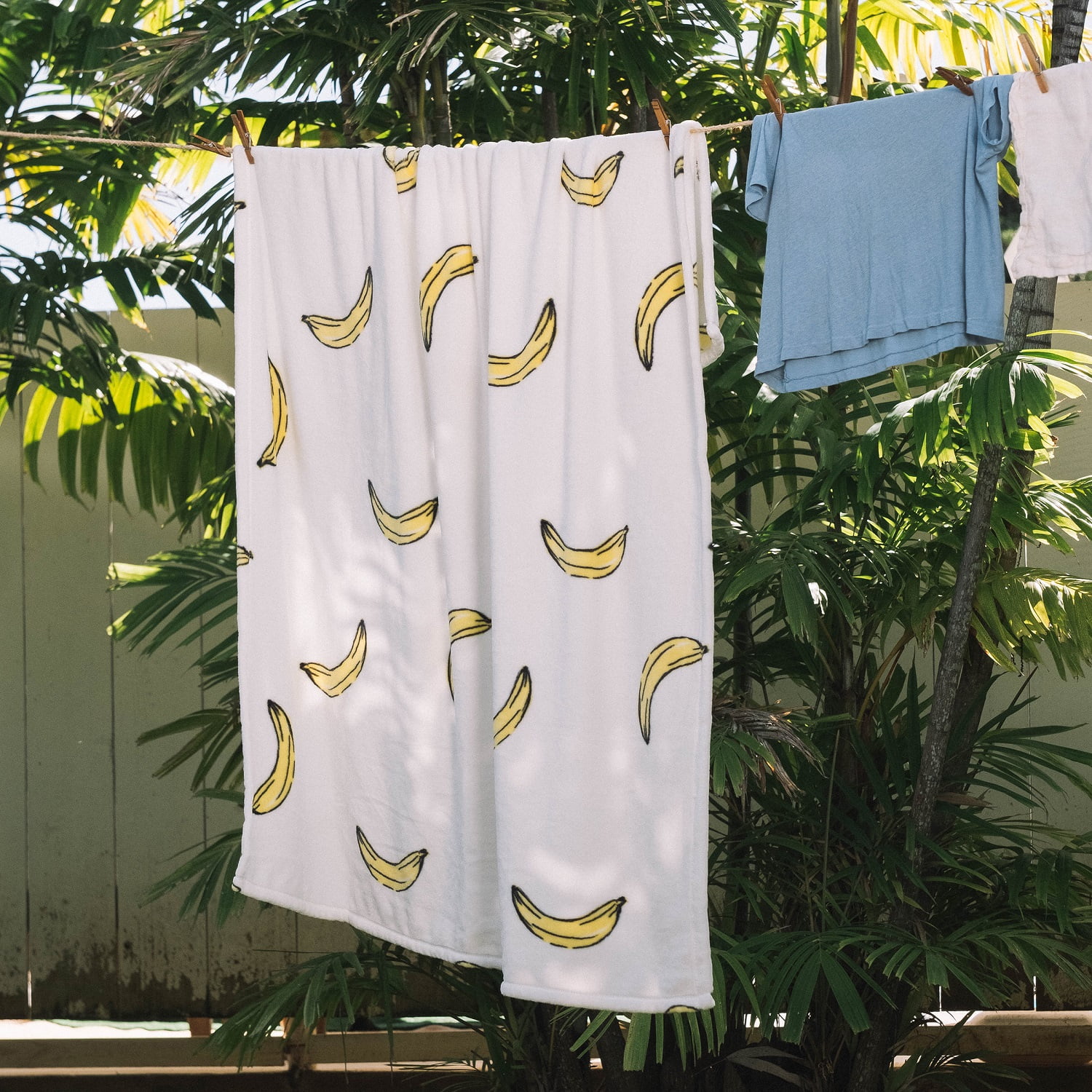 Yellow and White Banana Toss Plush Throw Blanket 50" x 60"