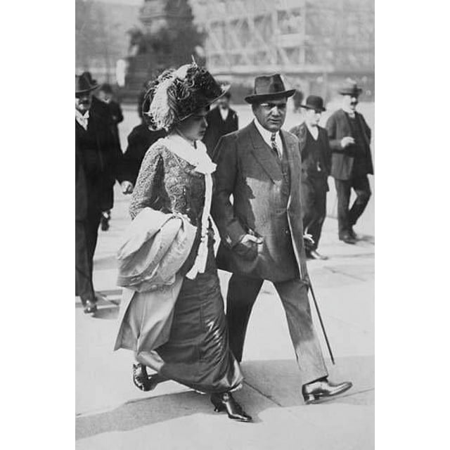 Mr. & Mrs. Enrico Caruso stroll hand in hand Poster Print by unknown (18 x 24)