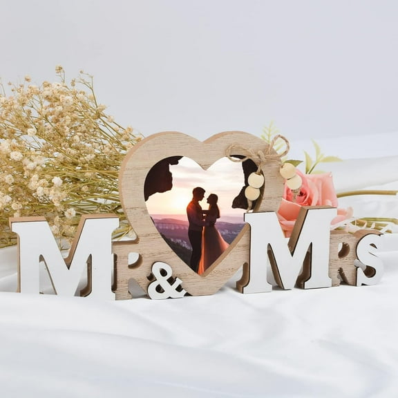 Mr & Mrs Wood Heart Picture Frame, Tabletop Wedding Picture Frame Wooden Mr & Mrs Decoration Newlywed Photo Gift for Wedding Display