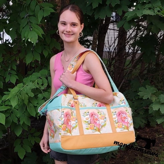 Mrs H Patterns Paper Sewing Pattern The Getaway Bag - Bags