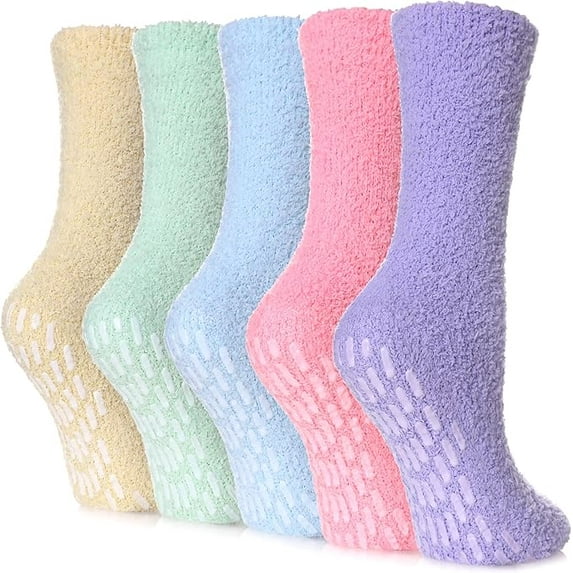 Mucky Cat Warm Winter Cozy Socks for Womens, 5 Pairs Non Slip with Grips - Anti Skid Fuzzy Hospital Slipper Socks, Fluffy Soft Fleece Socks