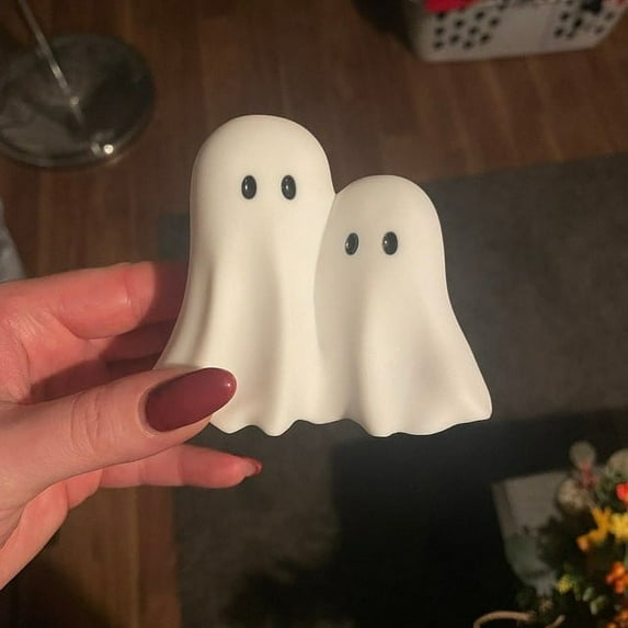 Muecwrye Halloween Ghost Figurine, Spooky Resin Ghost Statue, Cute Ghost Decor for Halloween Decorations, Porch and Indoor Spooky Home Decor