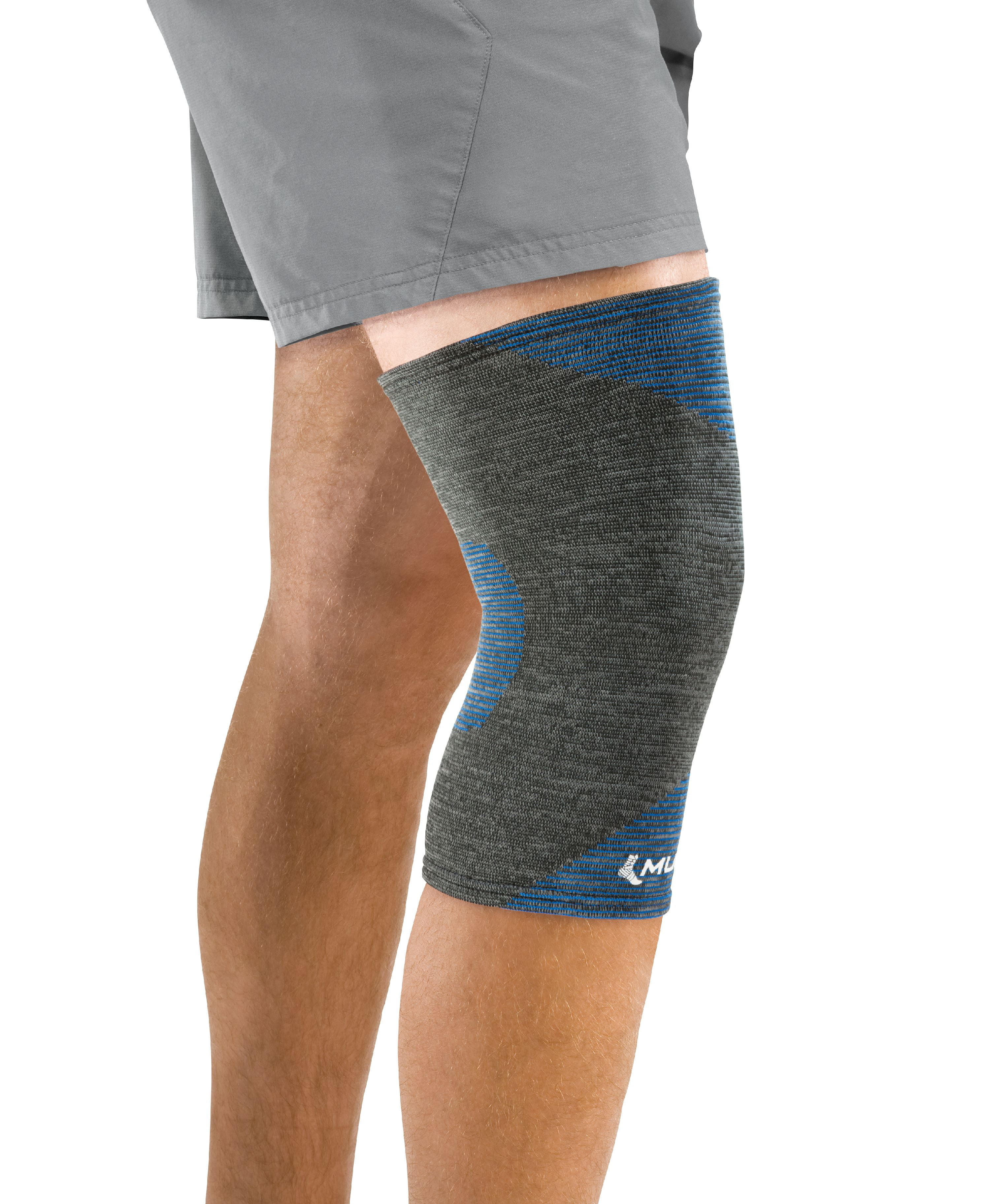 Mueller 4-Way Stretch Premium Knit Knee Support, Medium/Large