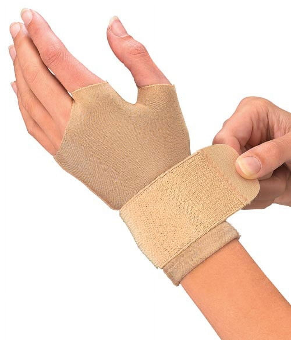 Mueller Medium Compression & Support Gloves, Ideal for Arthritis, Carpal Tunnel, Wrist Pain 1