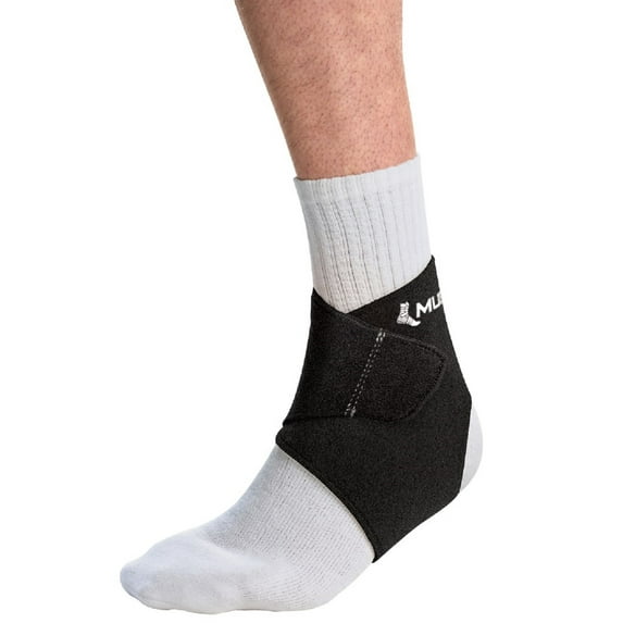 Mueller Wraparound Ankle Support, OSFM