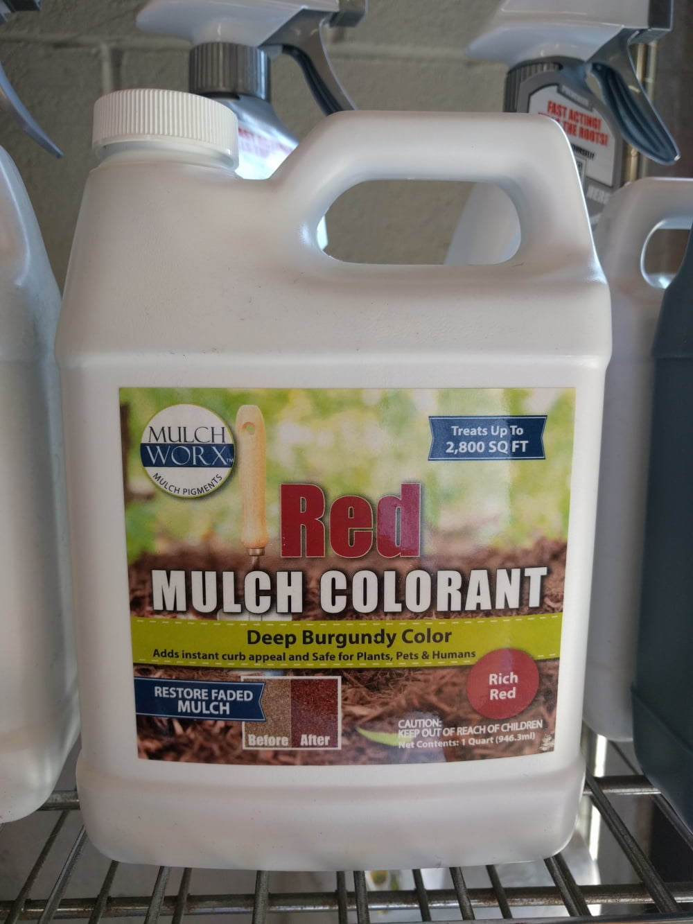 mulchworx red mulch color concentrate - 2,800 sq. ft. - deep burgundy red mulch dye spray