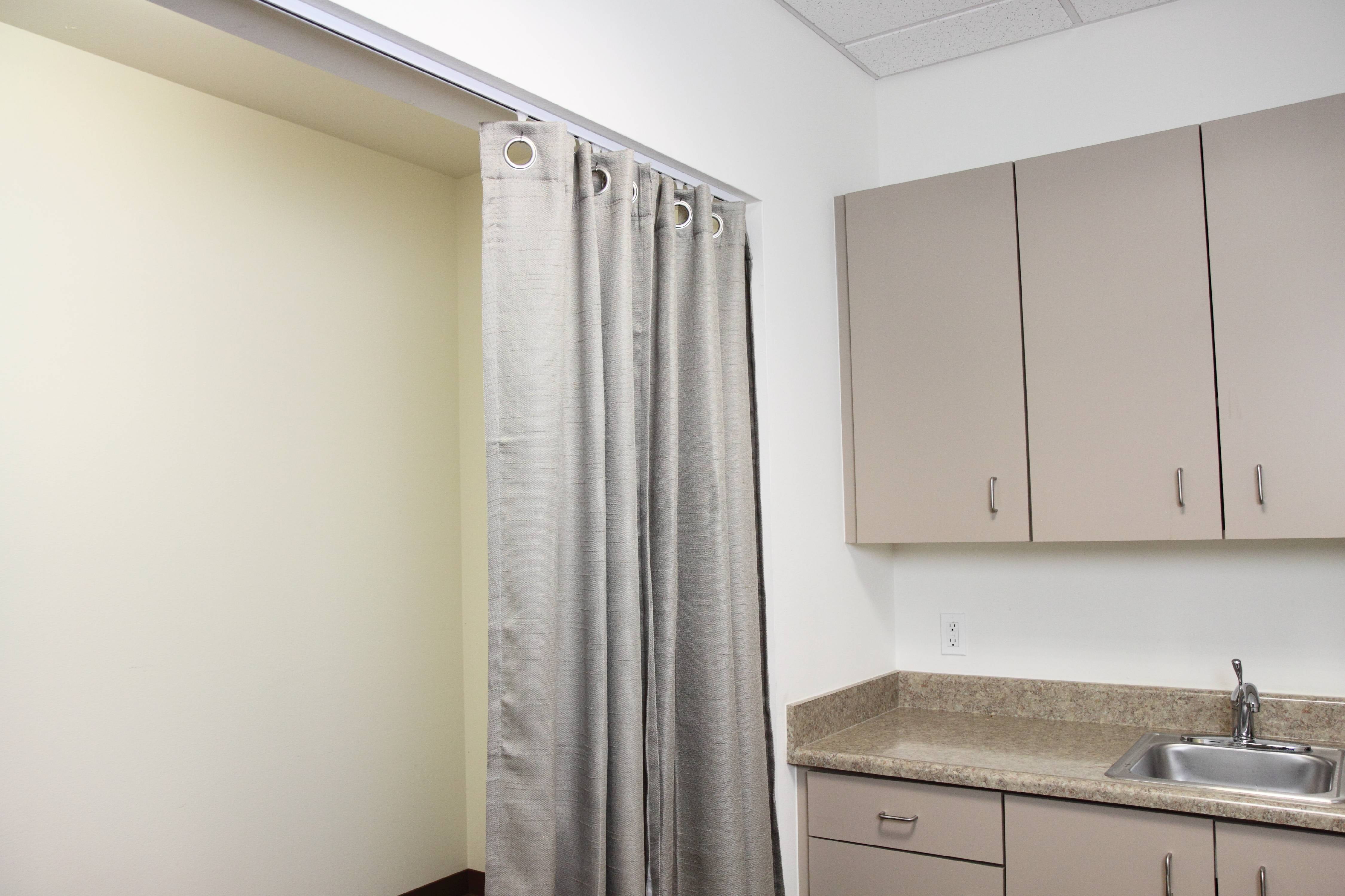 Multi-Purpose Room Divider Track Kit 4ft