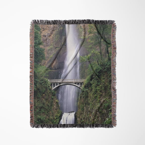 Multnomah Falls, Columbia Gorge, Oregon, Usa - Us38 Wbi0286 - Walter Bibikow, Woven Blanket