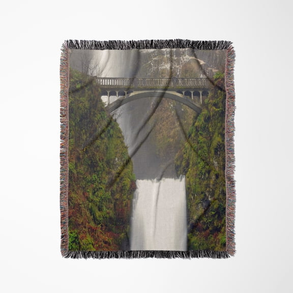 Multnomah Falls, Winter, Guy W. Talbot State Park, Oregon, Usa, Woven Blanket