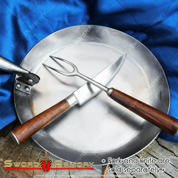 Munetoshi Medieval Hand Forged Polished Iron Folding Handle Portable Frying Pan