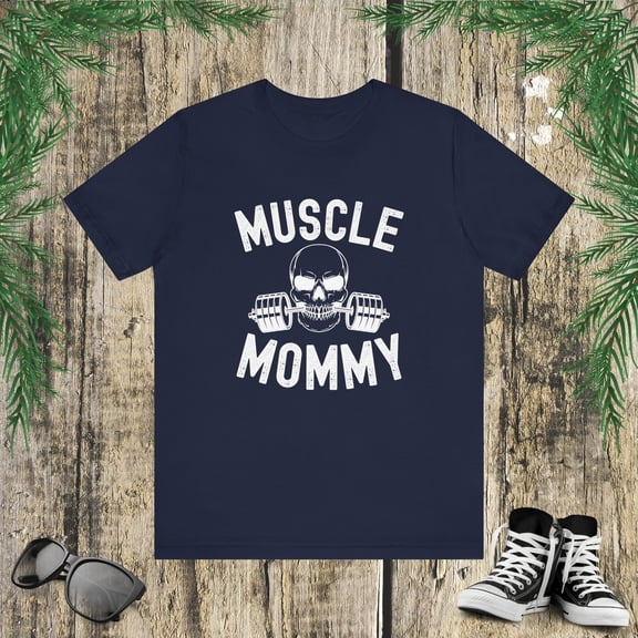 Muscle Mommy Weightlifter mom cool skull gym mother workout Unisex T-shirt