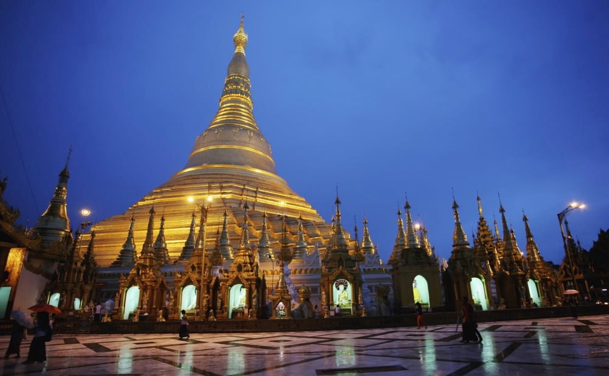 Myanmar Burma Shwegadon Pagoda Rangoon Canvas Art - Chris Caldicott  Design Pics (19 x 12)