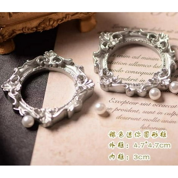 4pcs Mini Vintage Picture Frames Antique Small Photo Frame for Home Hotel Table Top Jewelry Display Gallery Art Christmas Decor