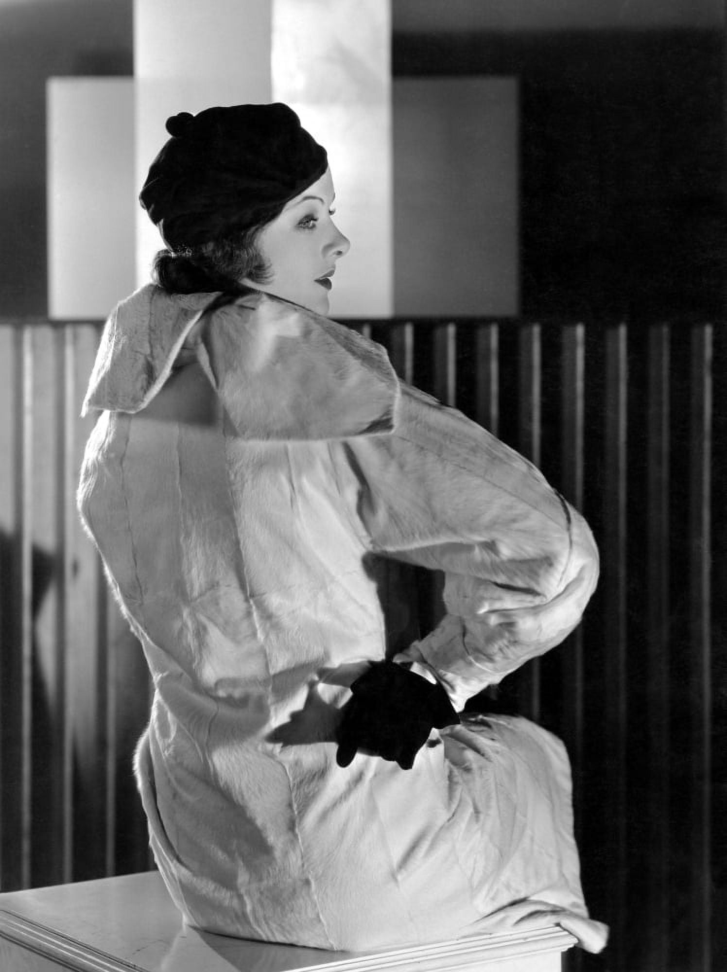 Myrna Loy Canvas Art - (16 x 20)