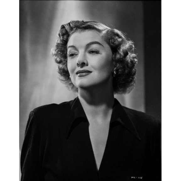 Myrna Loy Portrait in Black and White Portrait Photo Print (8 x 10)