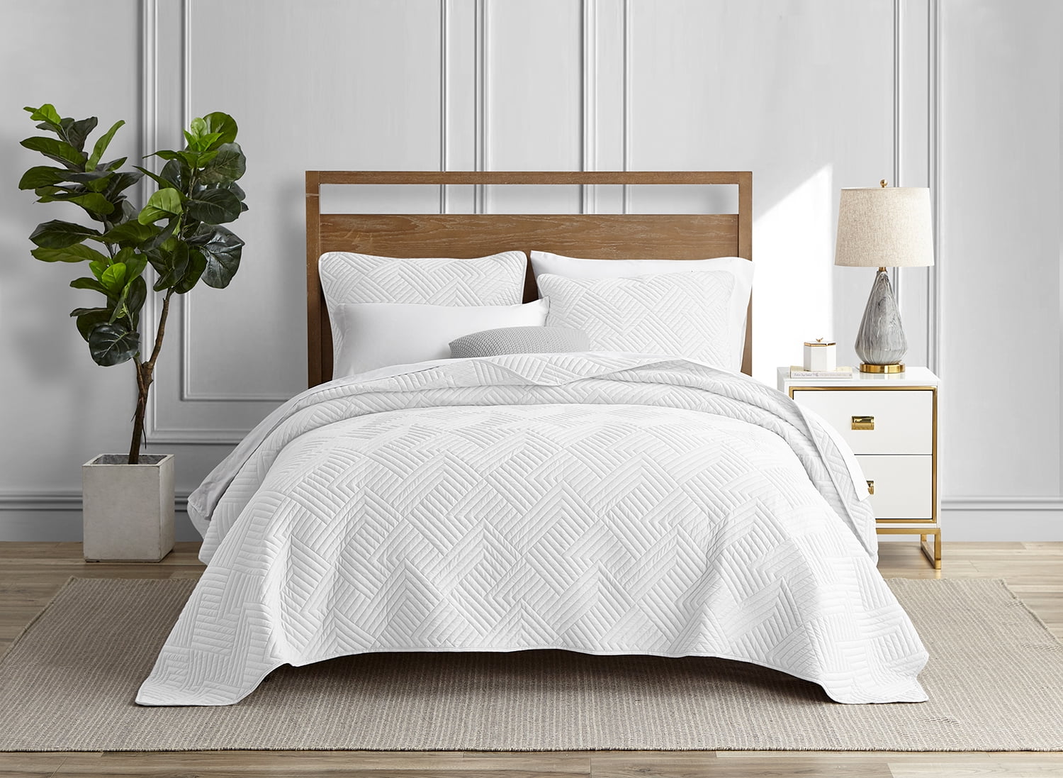 White Full Reversible Microfiber Quilt Set