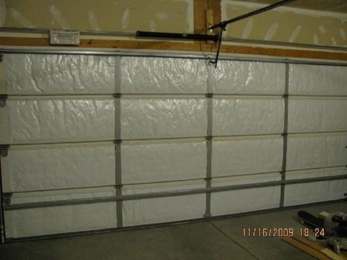 NASA Tech Reflective White Foam Core Garage Door Insulation Kit 9L x 7H R9