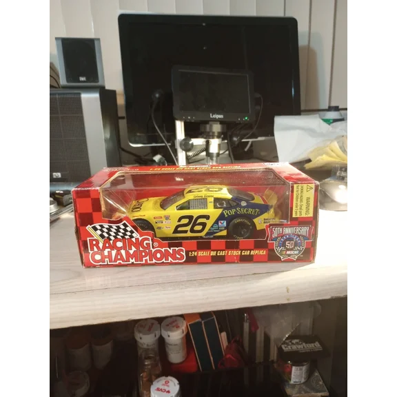 NASCAR 1:24 Scale Diecast #26 Johnny Benson Cheerios Pop-Secret Ford Taurus