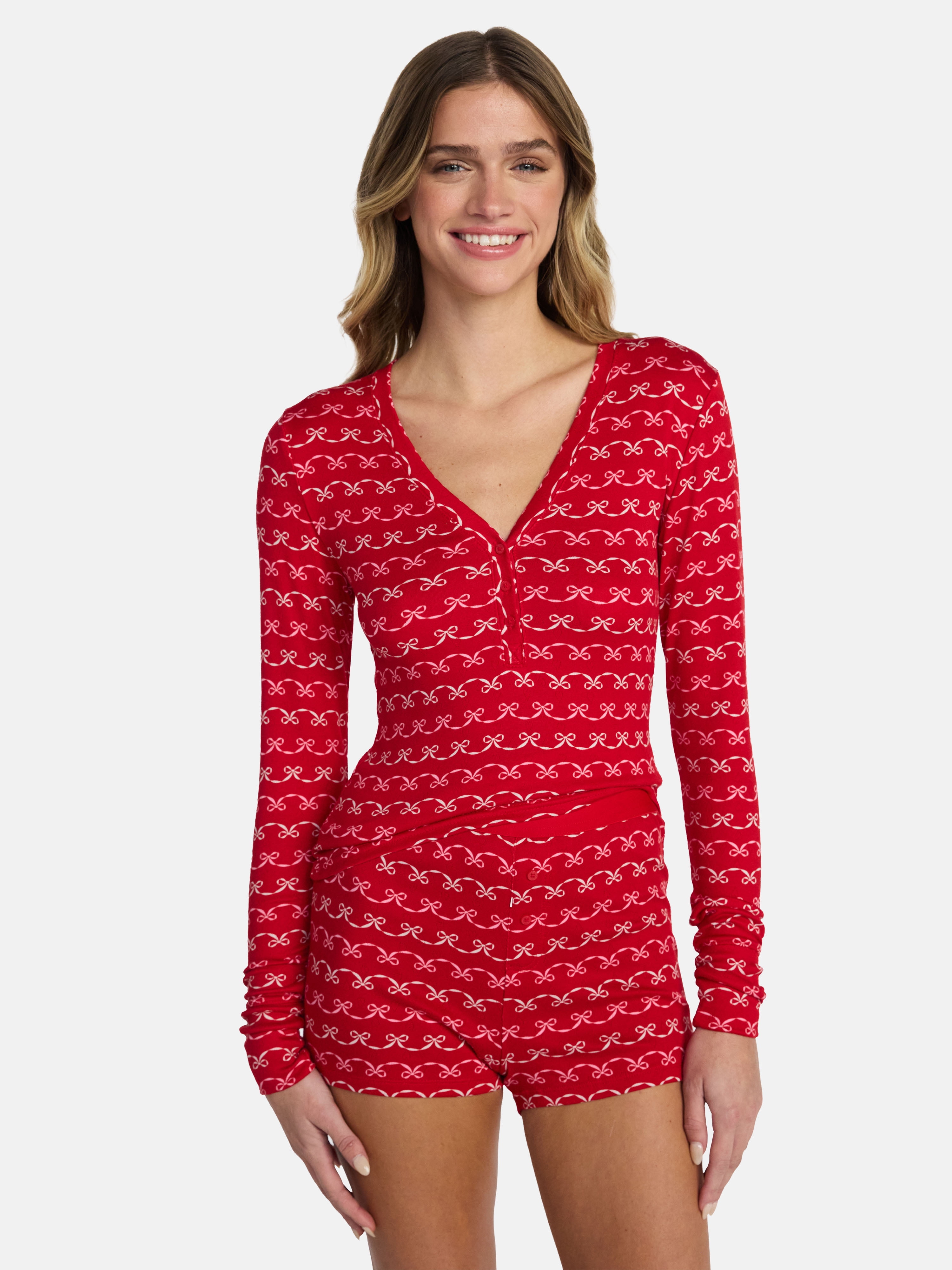 No Boundaries Giftable Henley Sleep Top and Shorts with Socks Set, 3-Piece, Women's XXS-3X