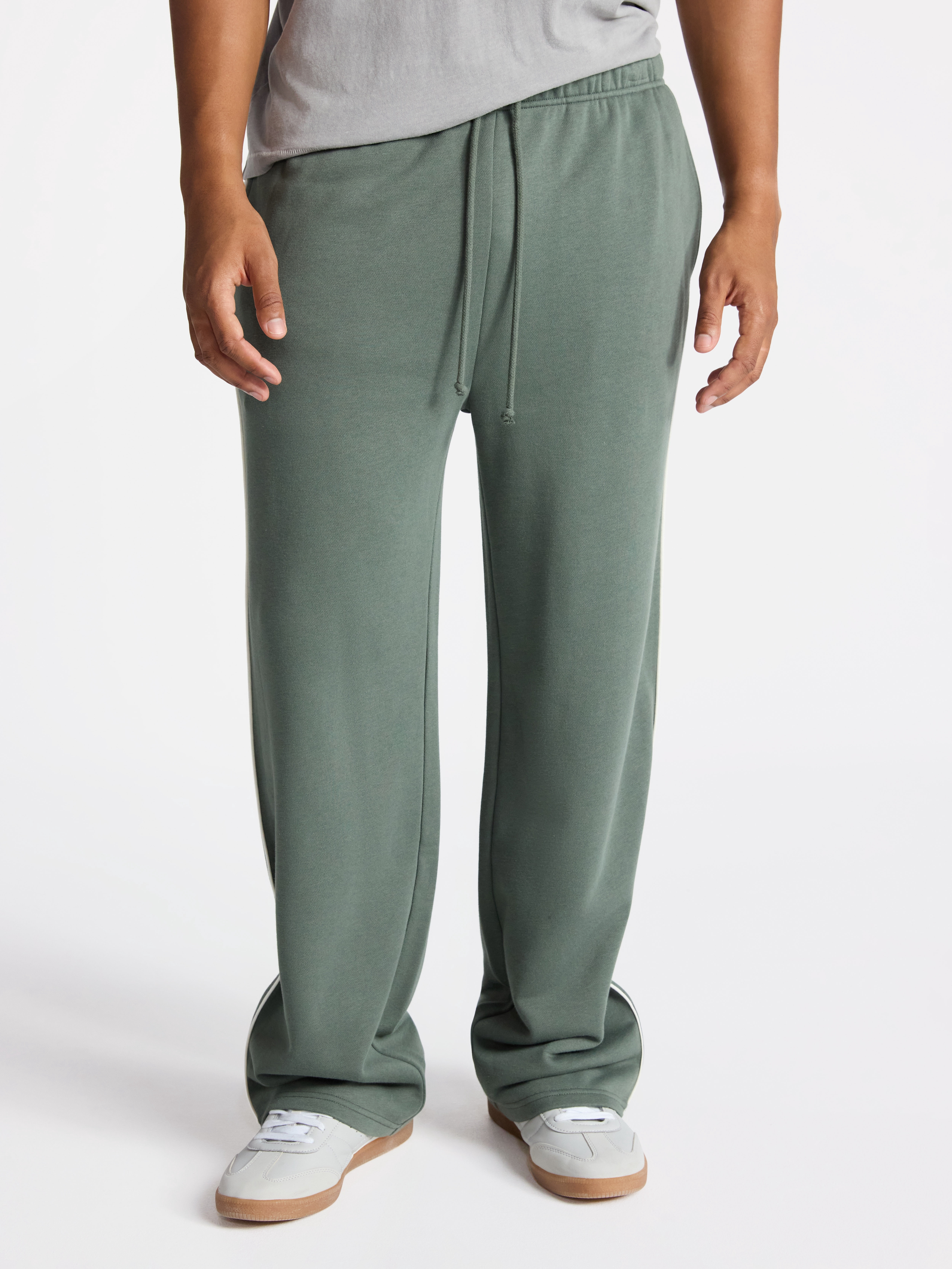 No Boundaries Piped Fleece Jogger Pants, Men's & Big Men's