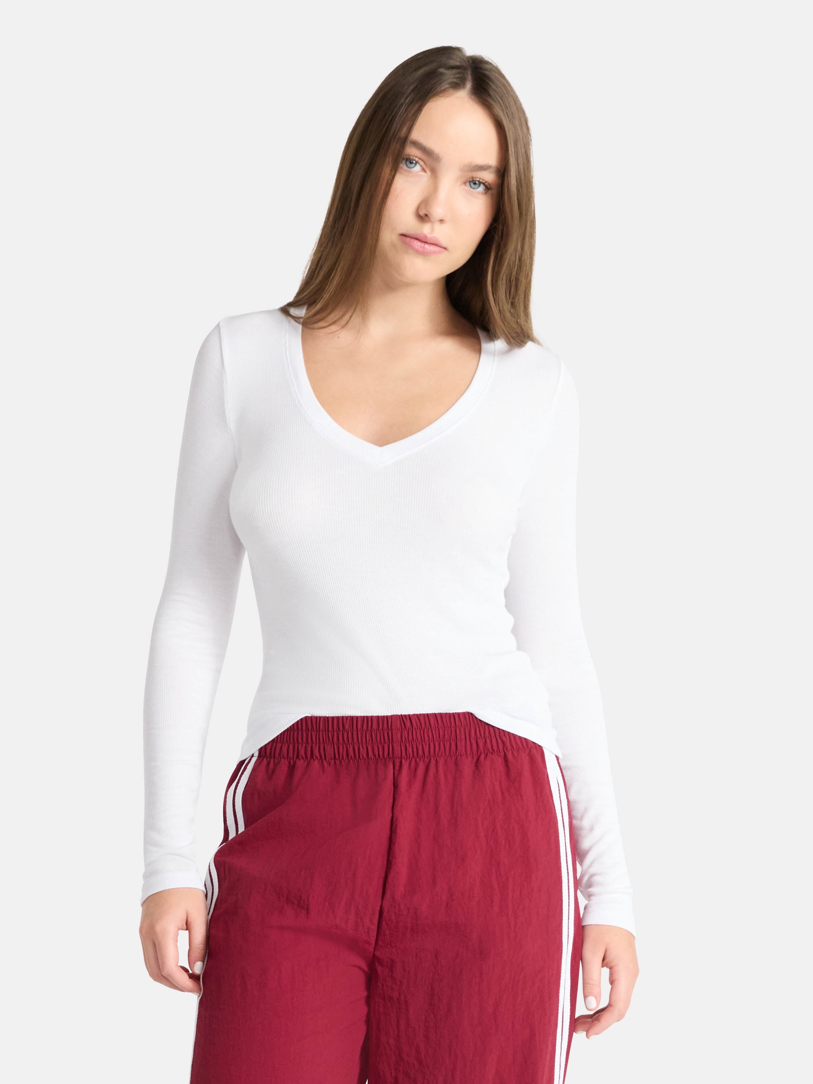 No Boundaries V-Neck Ribbed Top with Long Sleeves, Women’s