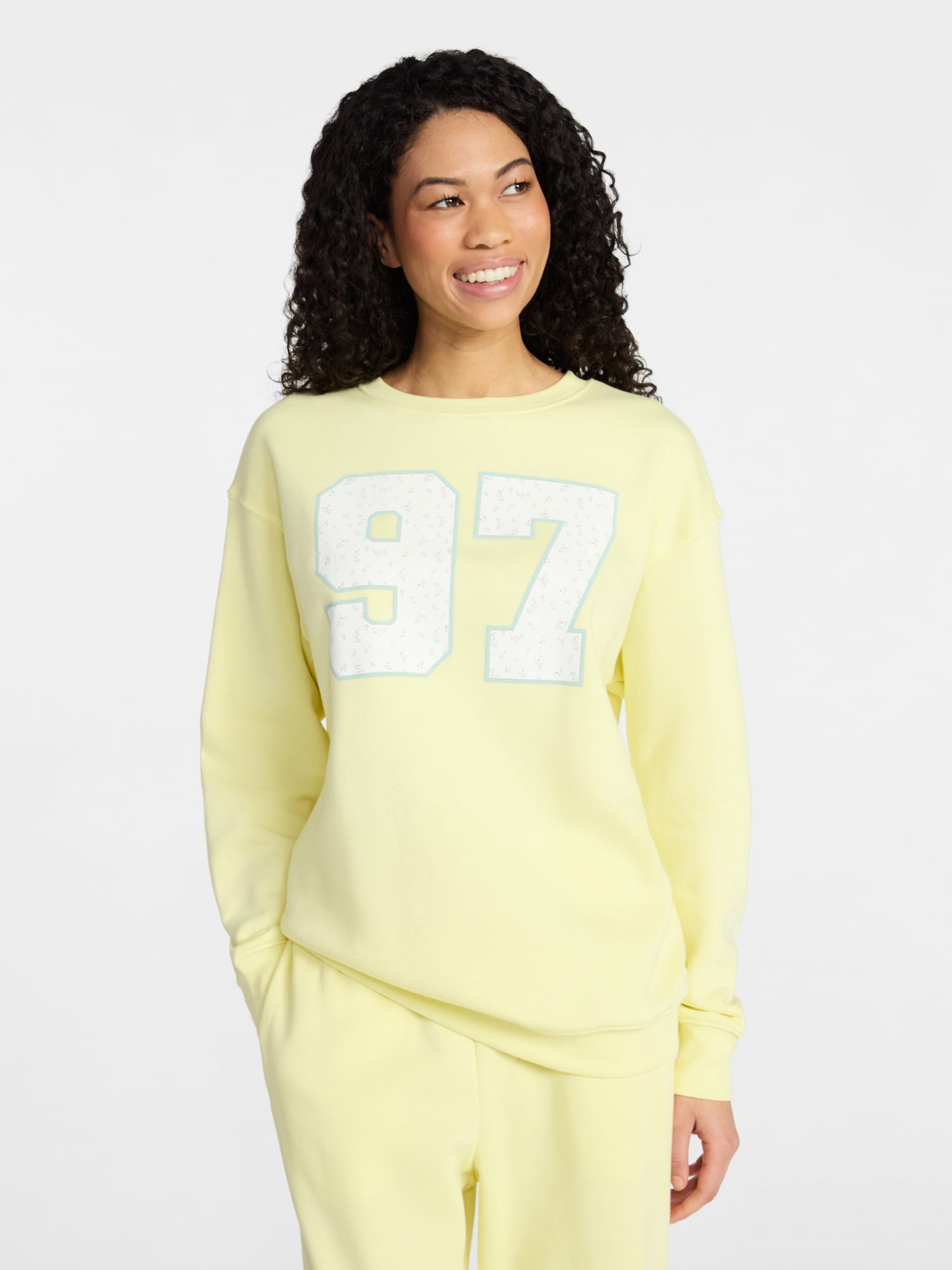 No Boundaries Oversized Graphic Sweatshirt, Midweight, Women's XXS-XXL
