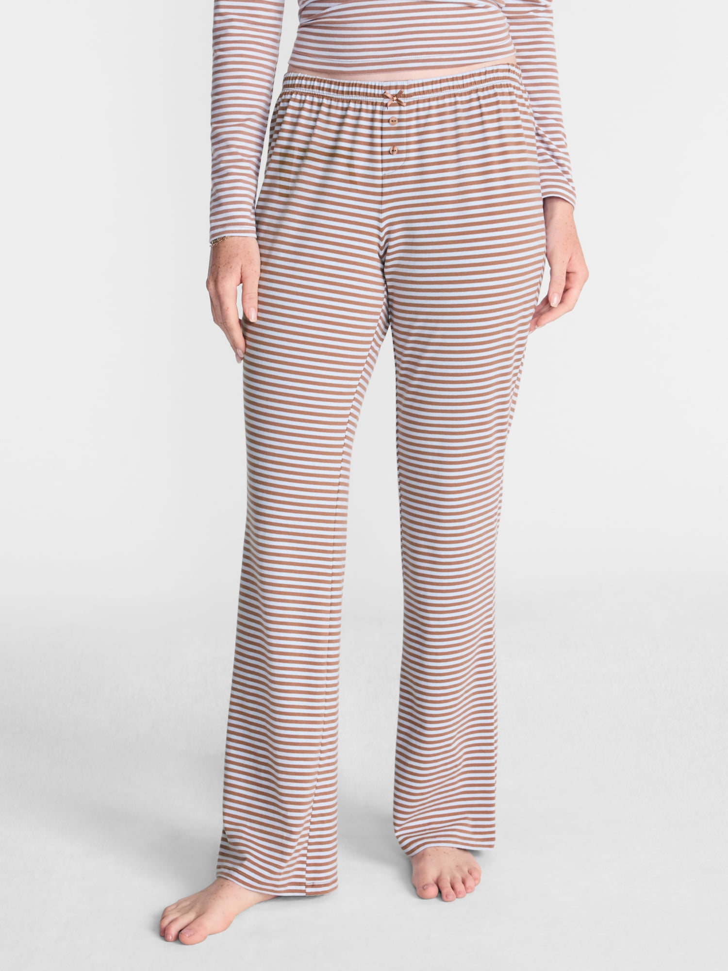 No Boundaries Cloud Core Low Rise Sleep Pants, 31” Inseam, Women's XXS-3X